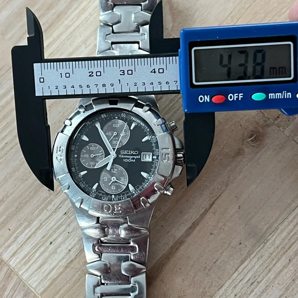 Seiko Chronograph Men’s Watch Rare Vintage Black Dial Date Stainless Bracelet